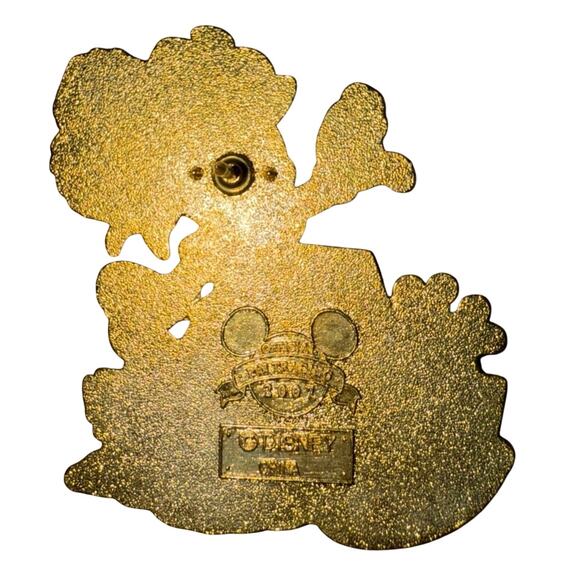 Minnie Mouse as the Redhead Pirates of the Caribbean collection 2006 Disney pin - Picture 2 of 2